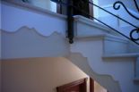 Decoracion entre escalones.